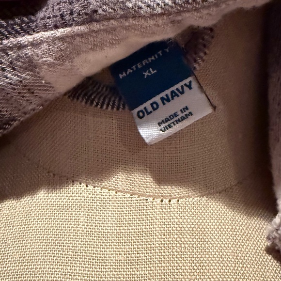 Old Navy Gray and Black Plaid Maternity Shirt - Picture 4 of 4